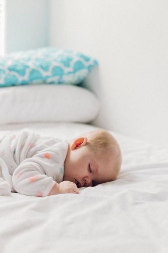 5 Tips To Make Your Little One Fall Asleep